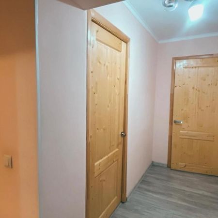 2 Комн Квартира На Новой Площади Almaty Exterior foto