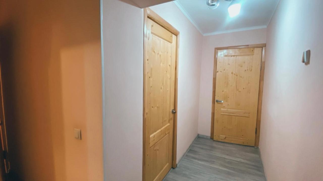 2 Комн Квартира На Новой Площади Almaty Exterior foto